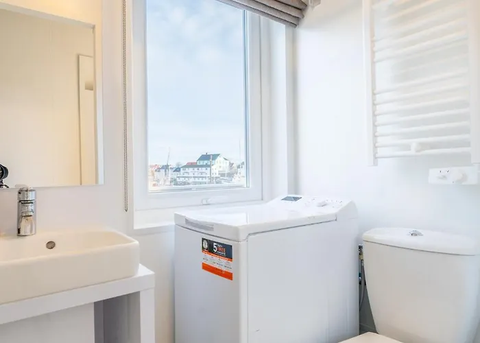 Seaside * Henningsvær