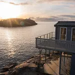 Seaside * Henningsvaer